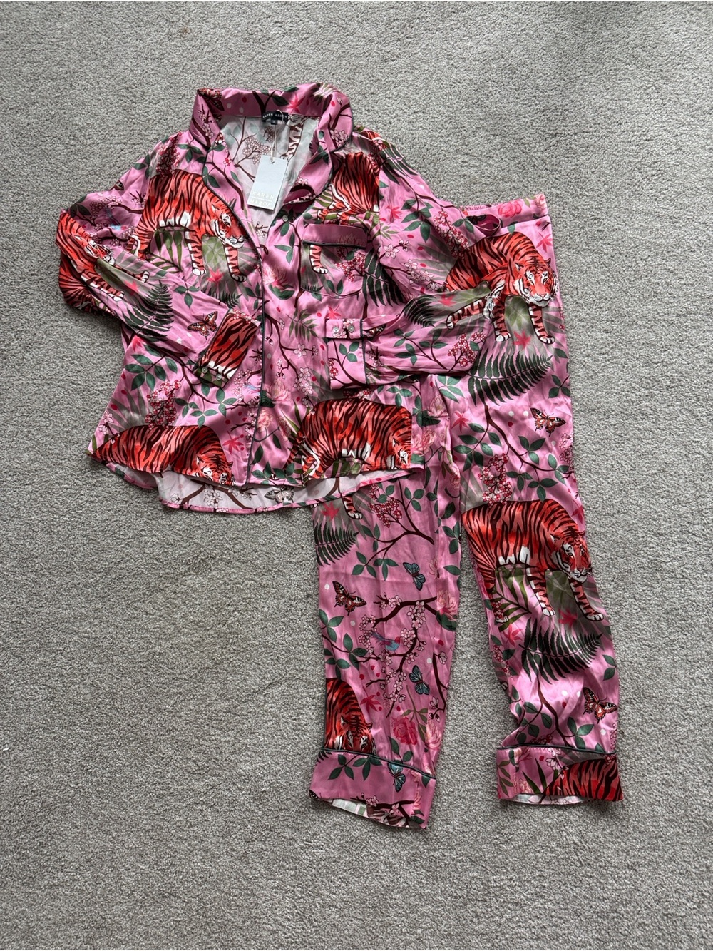 Women's Pink Tiger Print Satin Pajama Set